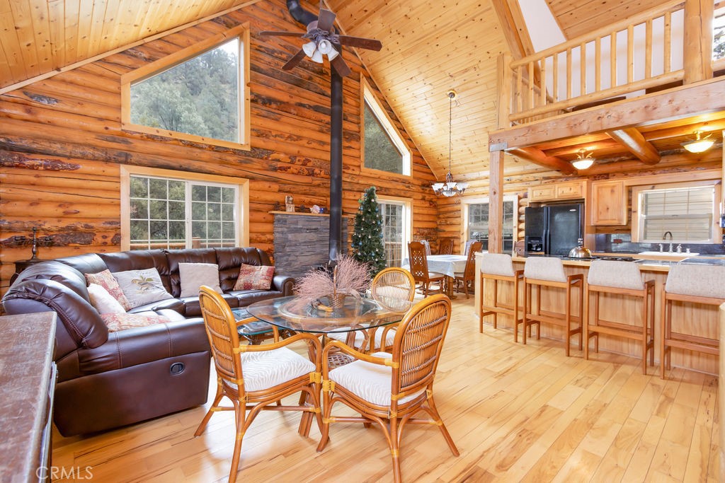 2304 Glacier Drive Property Photo 6