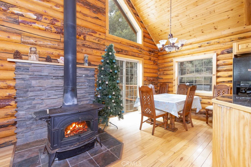 2304 Glacier Drive Property Photo 8