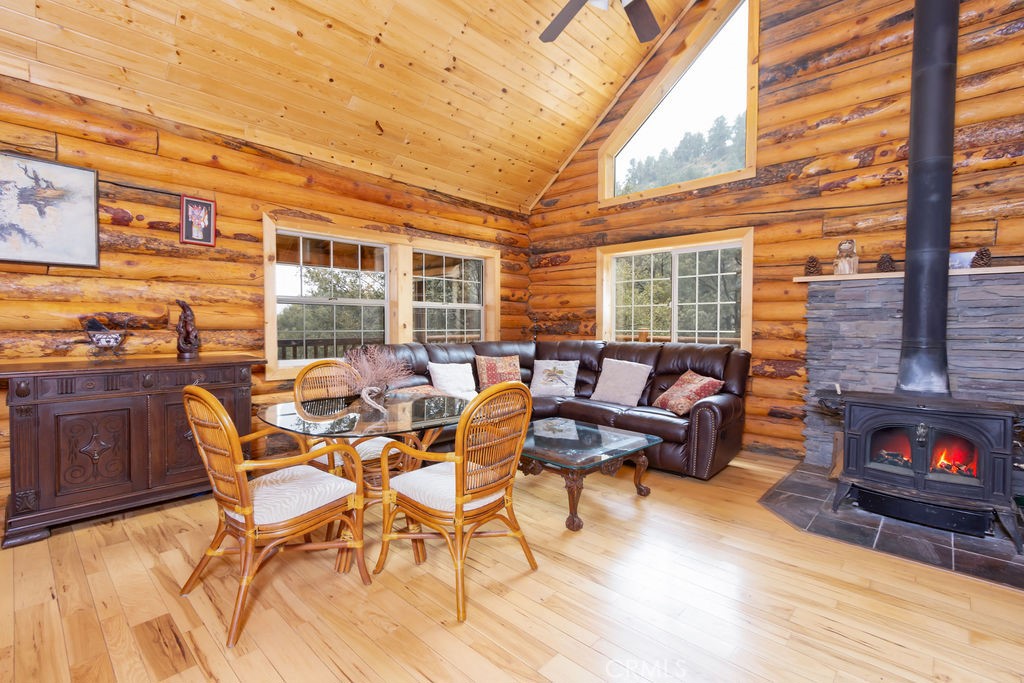 2304 Glacier Drive Property Photo 10