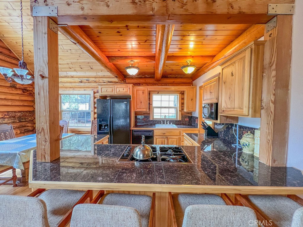 2304 Glacier Drive Property Photo 11