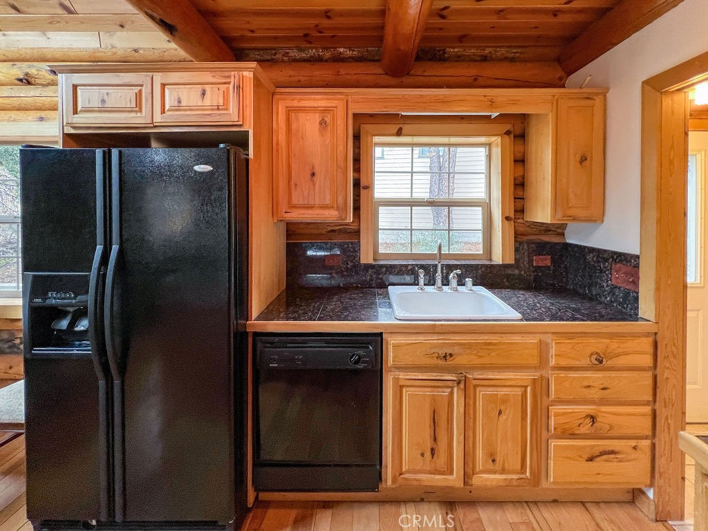 2304 Glacier Drive Property Photo 15