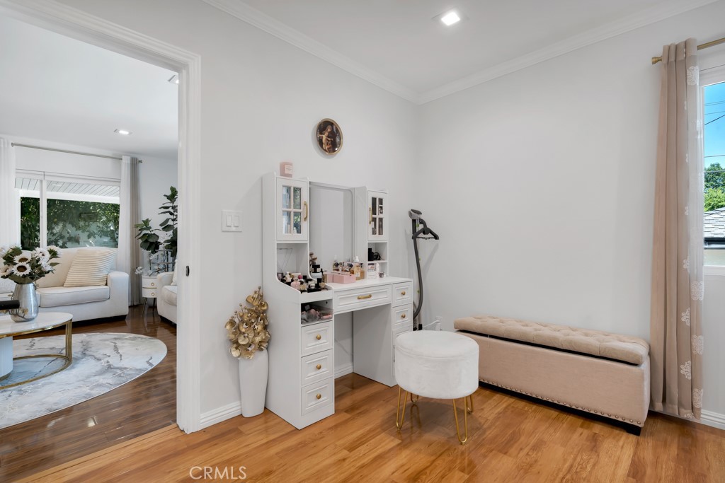 6954 Woodlake Avenue Property Photo 18