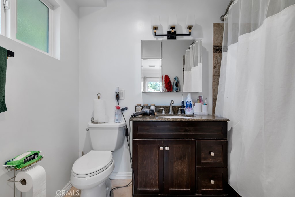 6954 Woodlake Avenue Property Photo 20