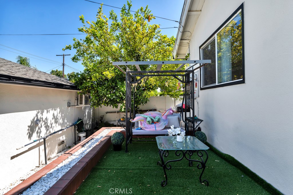 6954 Woodlake Avenue Property Photo 35