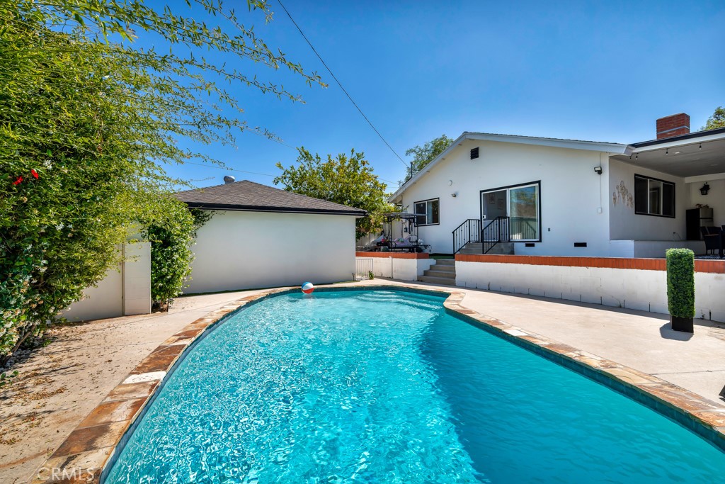 6954 Woodlake Avenue Property Photo 39