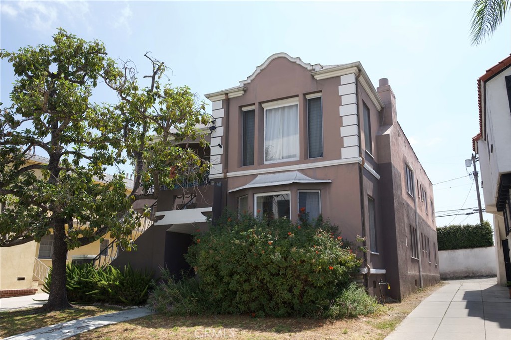 1054 S Corning Property Photo 2