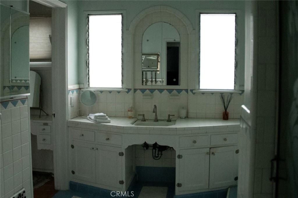 1054 S Corning Property Photo 9