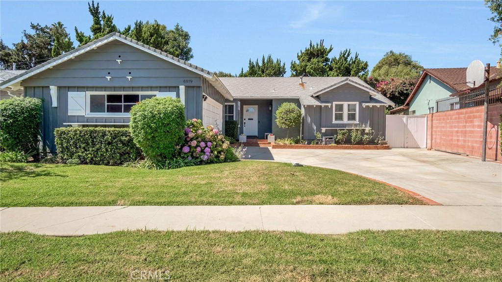 6919 Bianca Property Photo 3
