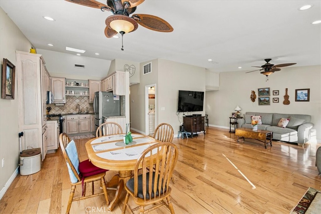 19237 Avenue Of The Oaks D Property Photo 5