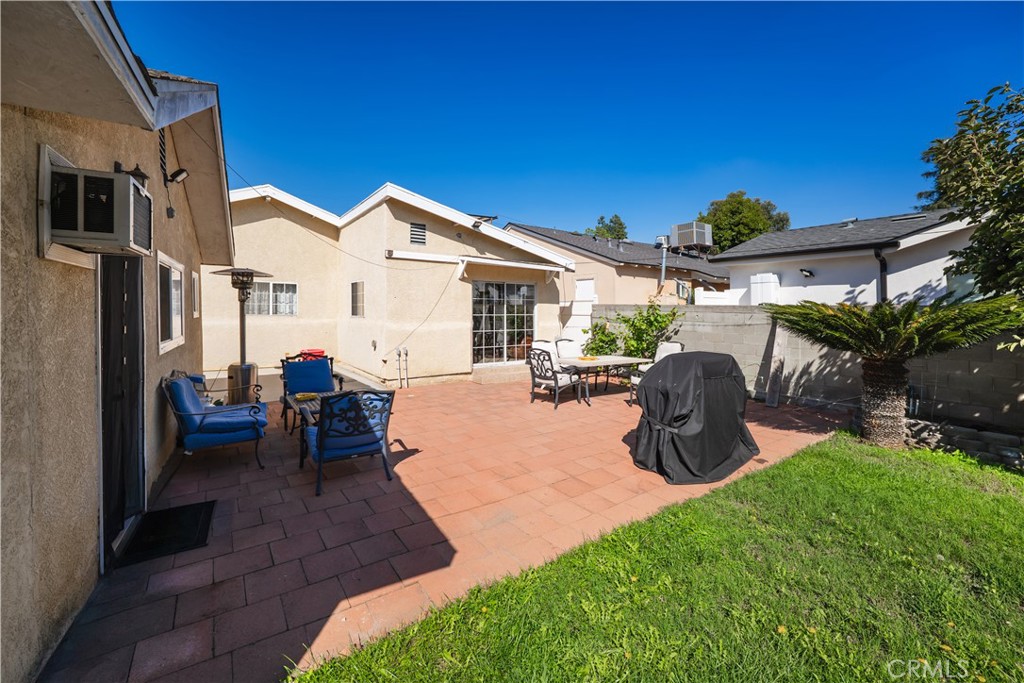 6238 Longridge Avenue Property Photo 21