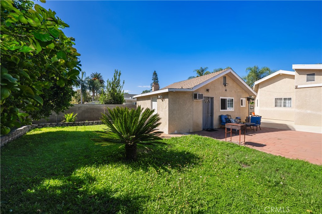 6238 Longridge Avenue Property Photo 23