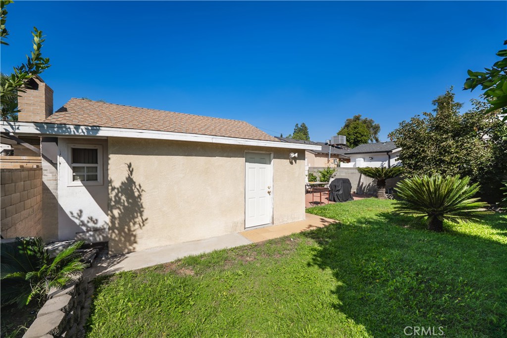 6238 Longridge Avenue Property Photo 24