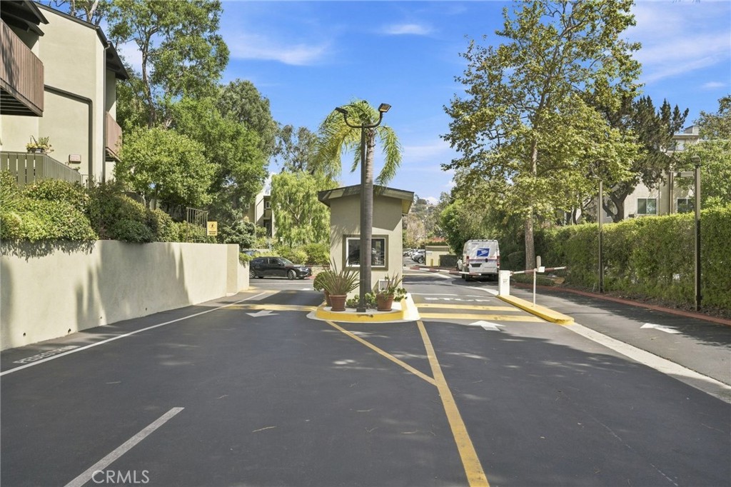 4812 Hollow Corner Property Photo 14