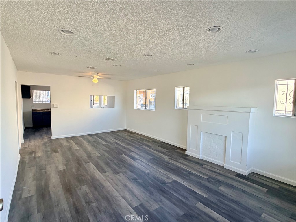 1223 W 69th Property Photo 3