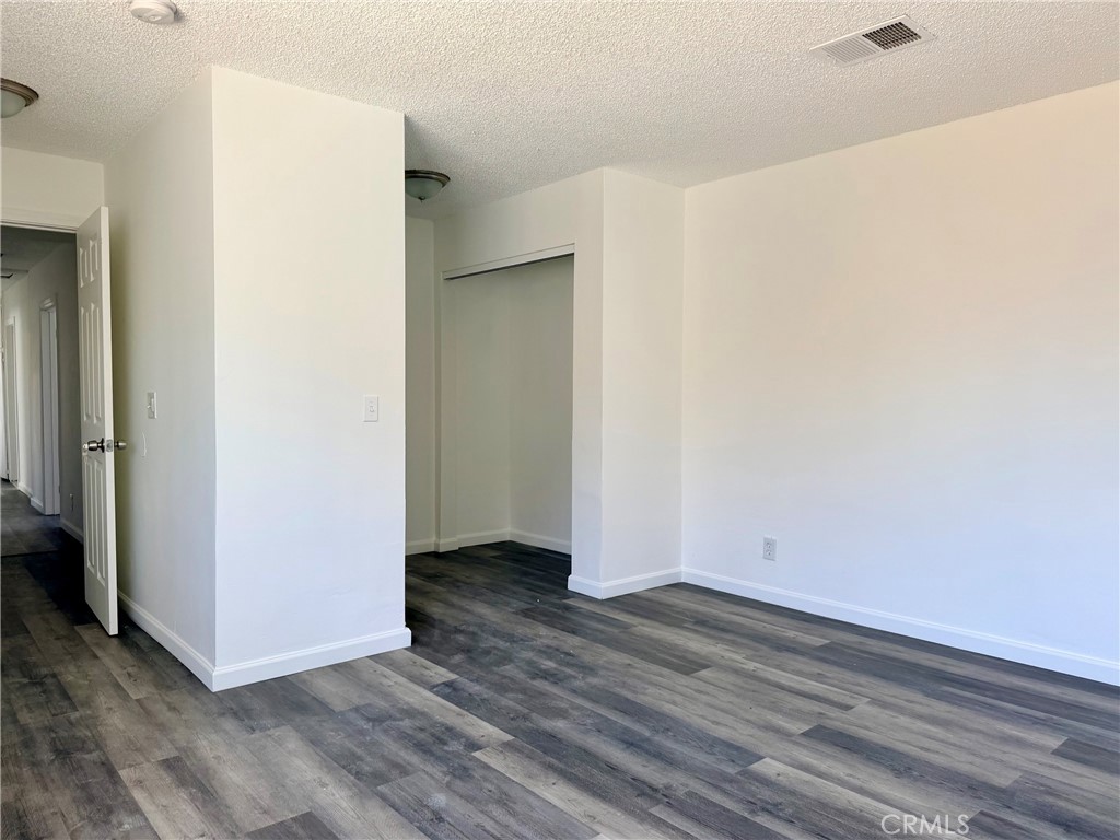 1223 W 69th Property Photo 10