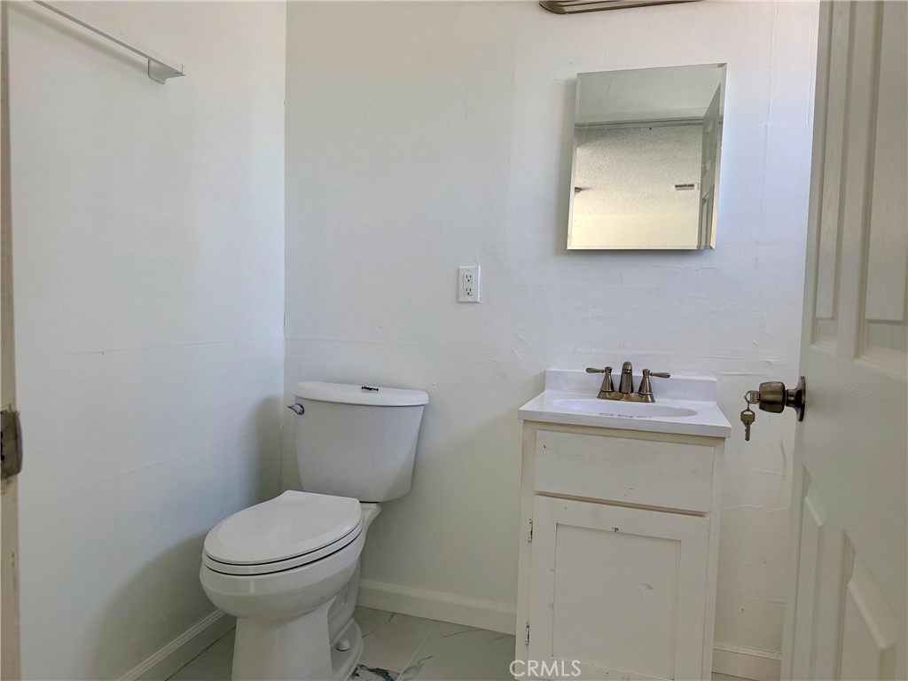 1223 W 69th Property Photo 15