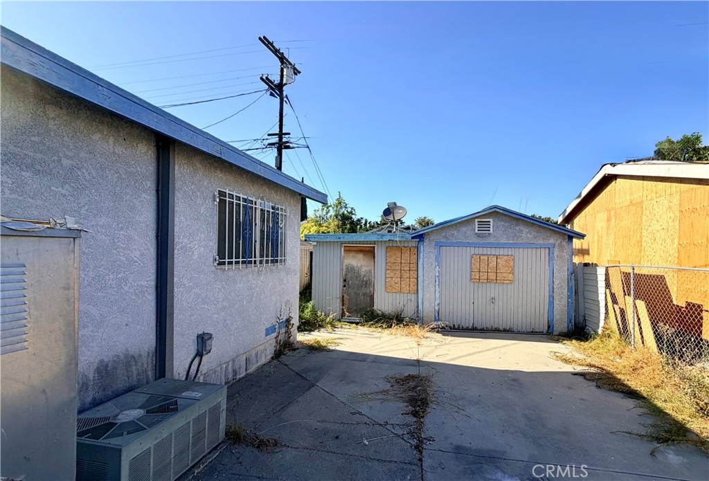 1223 W 69th Property Photo 17