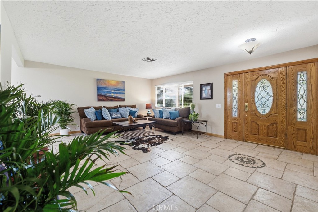 33210 Dorama Avenue Property Photo 3