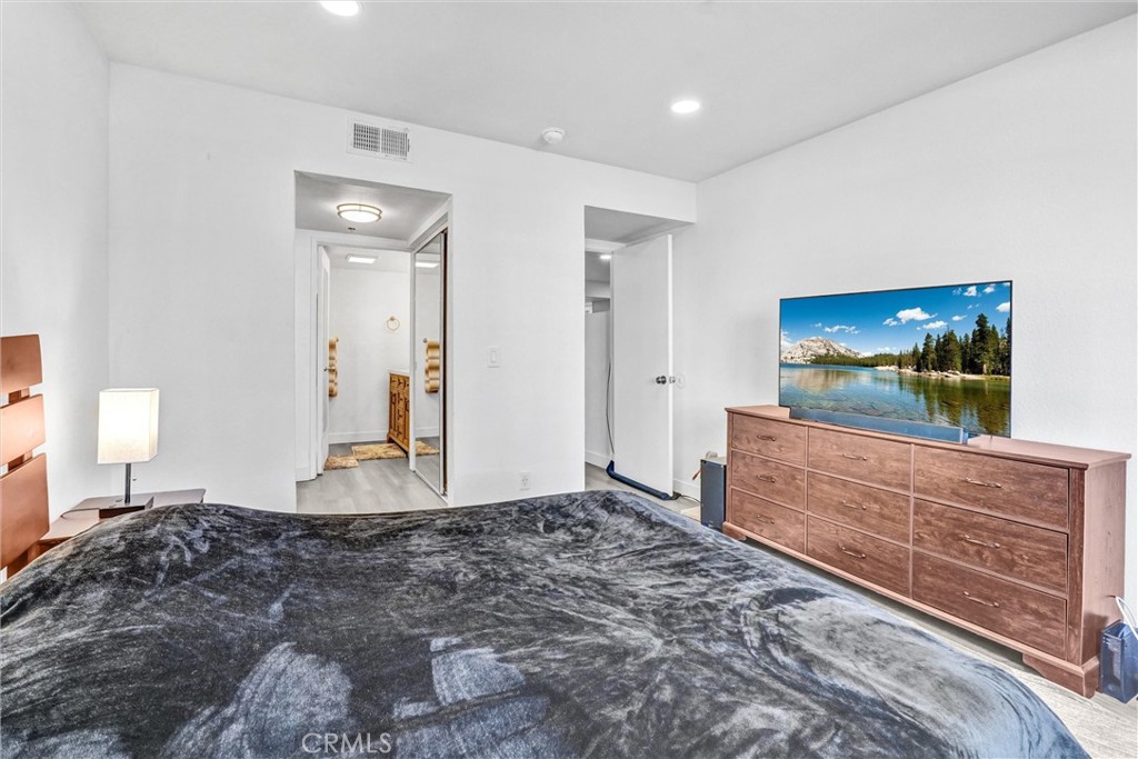 6545 Reseda Boulevard 6 Property Photo 16
