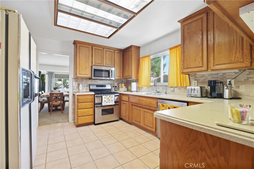 3156 E Avenue H4 Property Photo 4