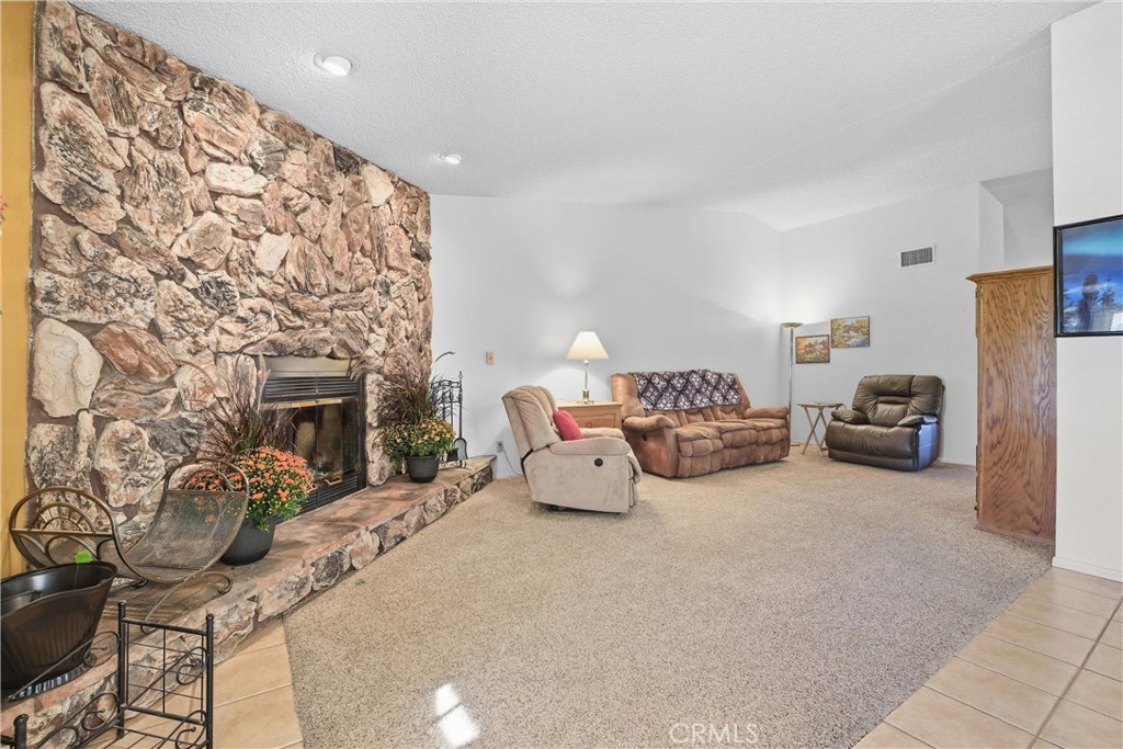 3156 E Avenue H4 Property Photo 5