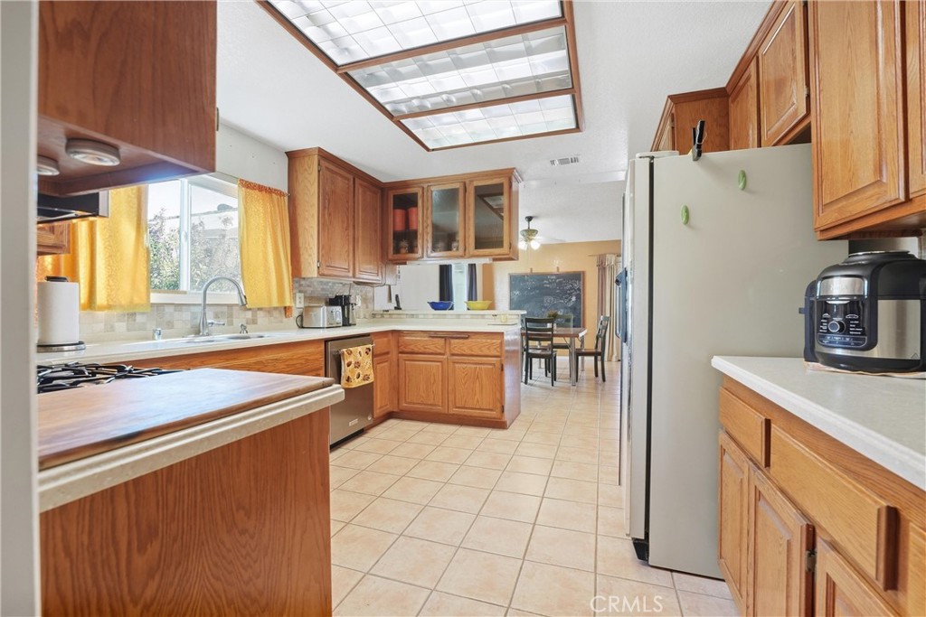 3156 E Avenue H4 Property Photo 24