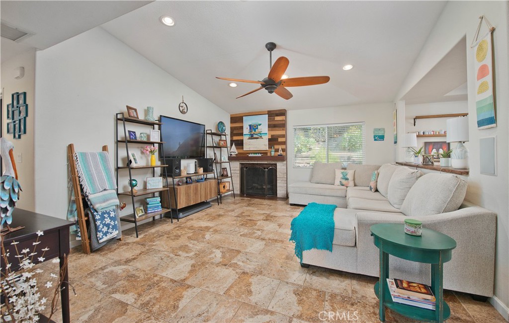 6373 Keystone Property Photo 4