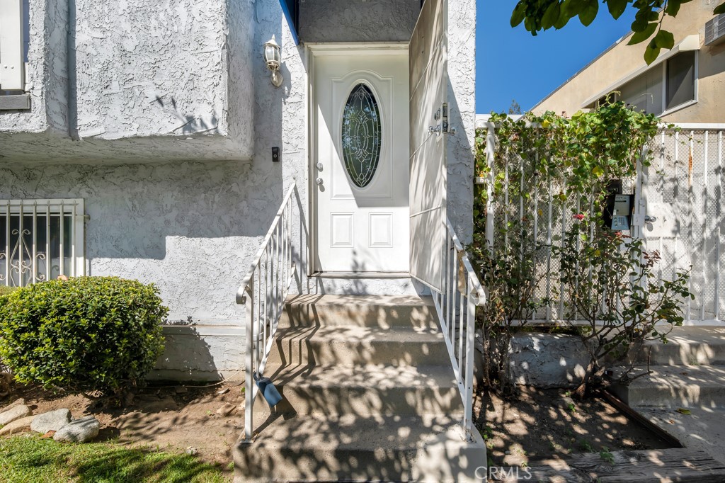 15145 Victory 1 Property Photo 2