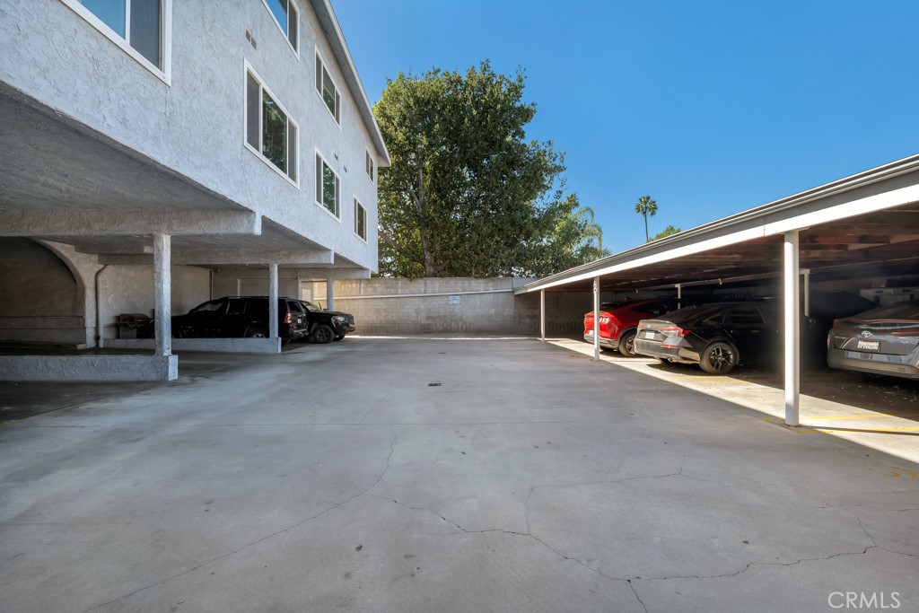 15145 Victory 1 Property Photo 24