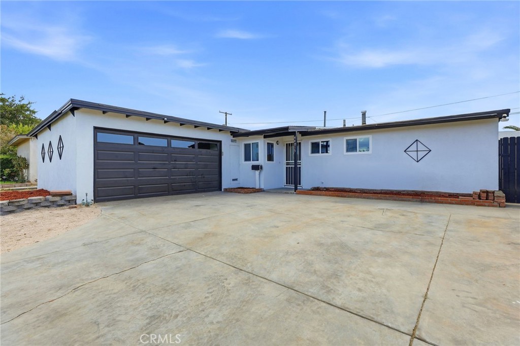 44015 3rd E Property Photo 2