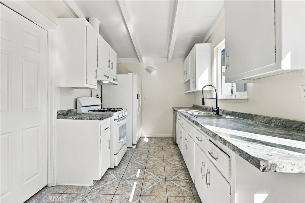 44015 3rd E Property Photo 18