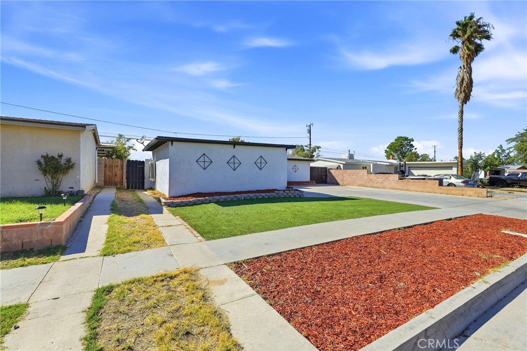 44015 3rd E Property Photo 42