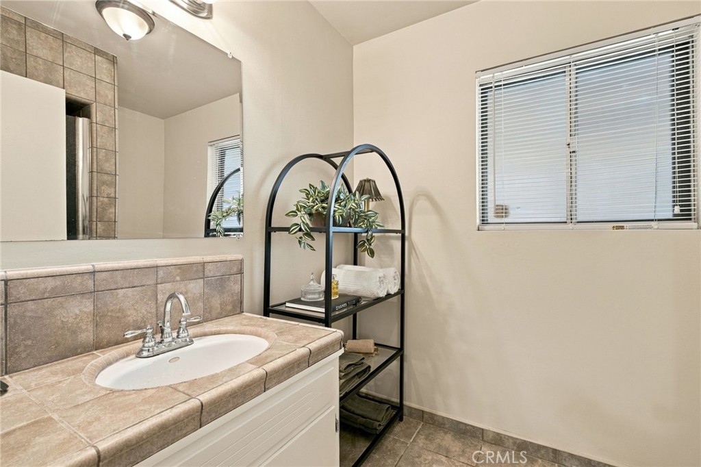 3220 Covina Street Property Photo 26