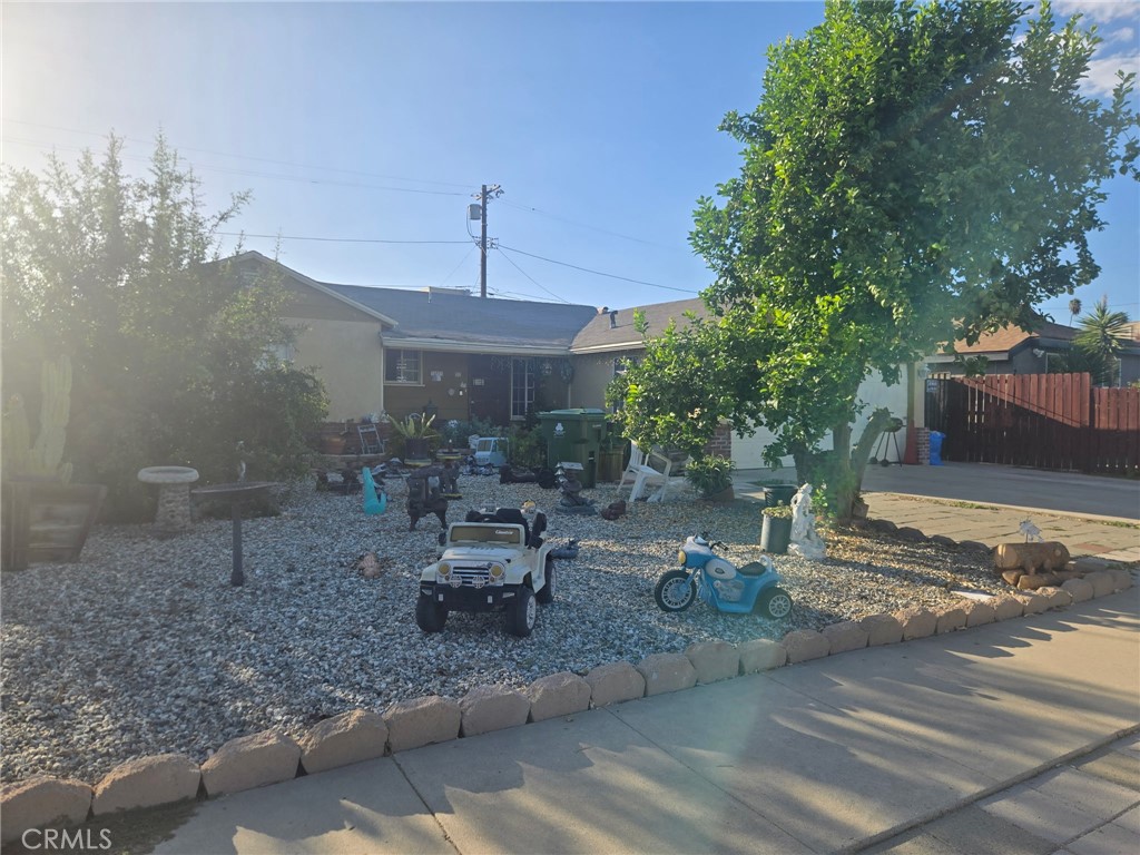 7057 Aura Avenue Property Photo 2
