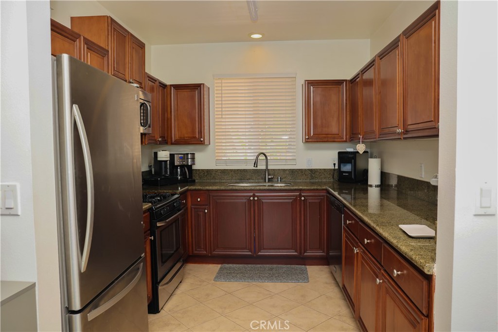 13951 Sherman Way 301 Property Photo 4