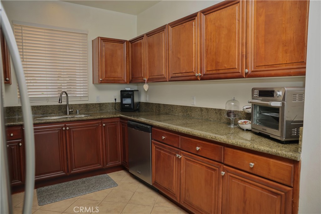 13951 Sherman Way 301 Property Photo 6
