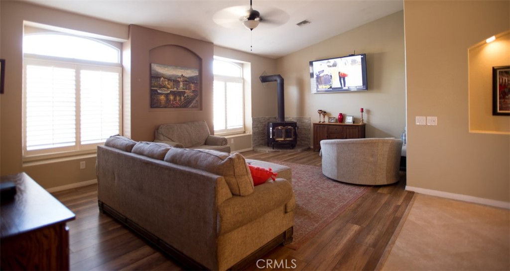 5331 Max Godde Property Photo 9