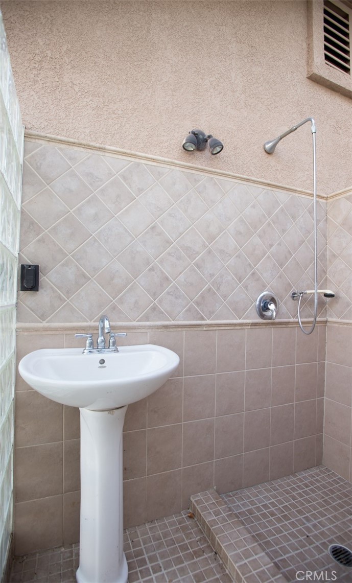 5331 Max Godde Property Photo 32