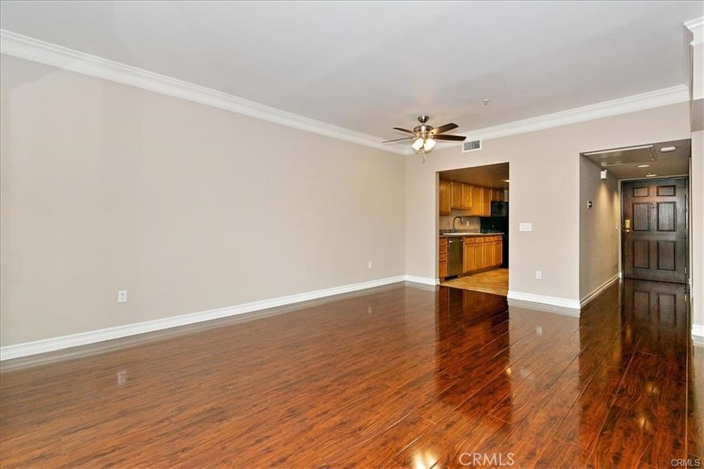 11124 Burbank Boulevard 310 Property Photo 3