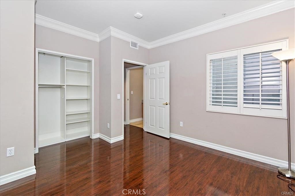 11124 Burbank Boulevard 310 Property Photo 8