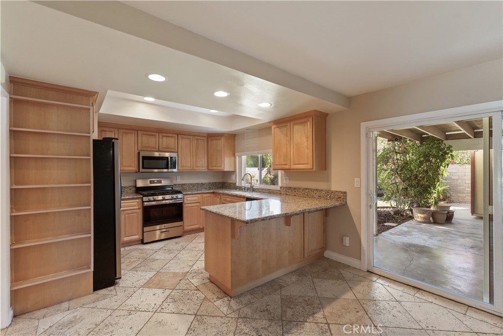28128 Winterdale Drive Property Photo 6
