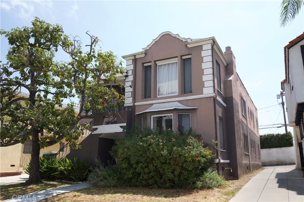1054 S Corning Property Photo 2