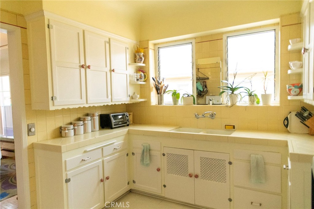 1054 S Corning Property Photo 11