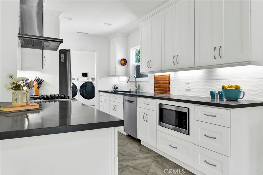 8002 Aldea Avenue Property Photo 3