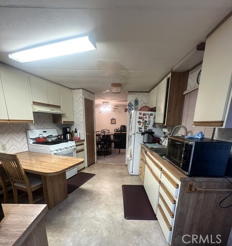 8811 Canoga Avenue 113 Property Photo 5