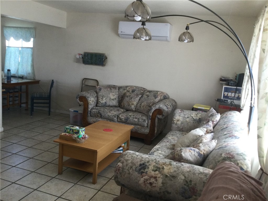10345 E Palmdale Property Photo 4