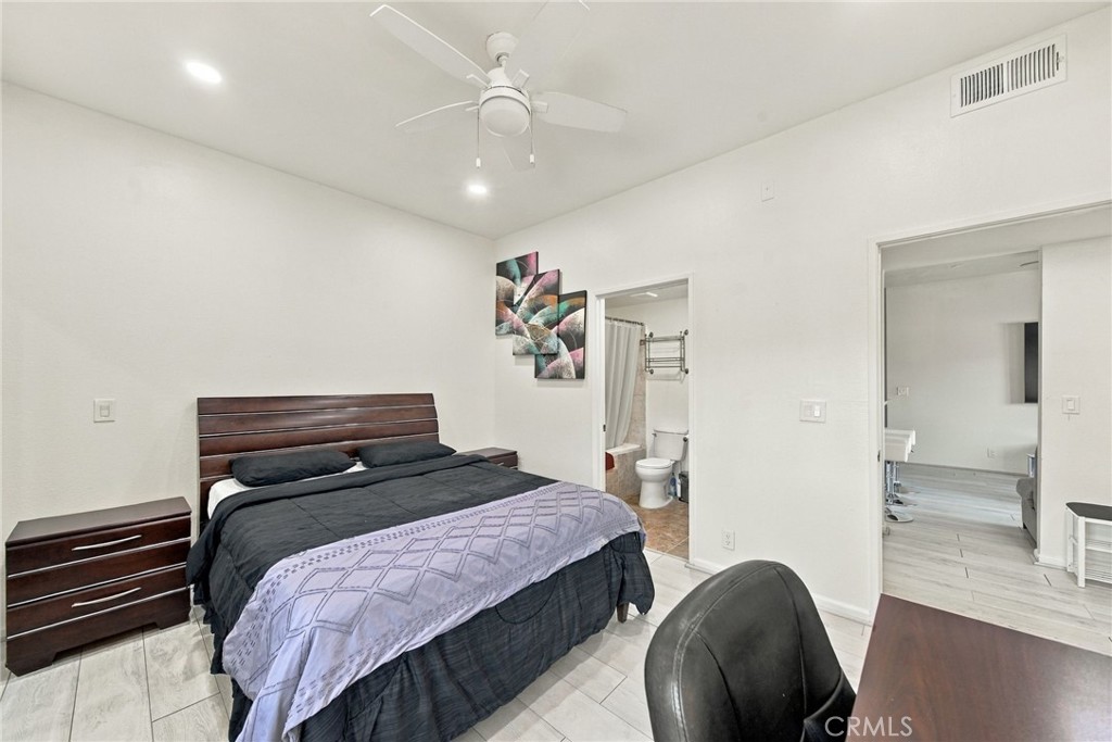 10943 Laurel Canyon Boulevard B9 Property Photo 13