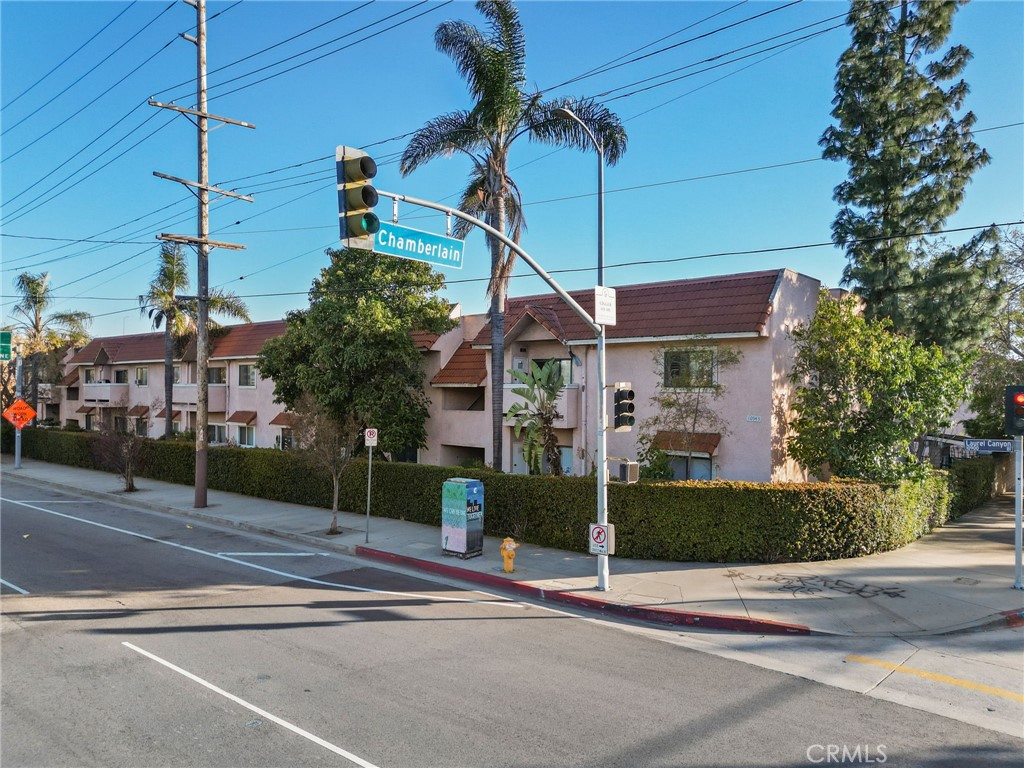 10943 Laurel Canyon Boulevard B9 Property Photo 20