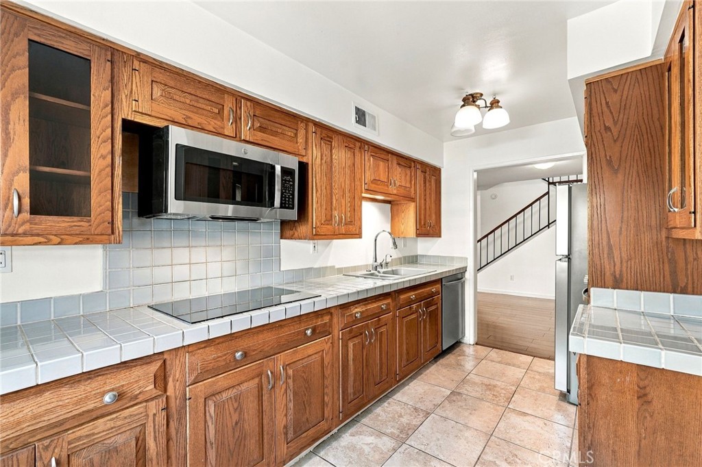 8020 Canby Avenue 5 Property Photo 7