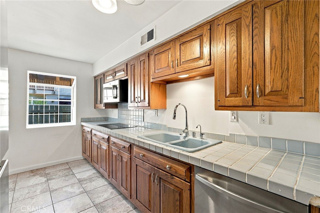 8020 Canby Avenue 5 Property Photo 8